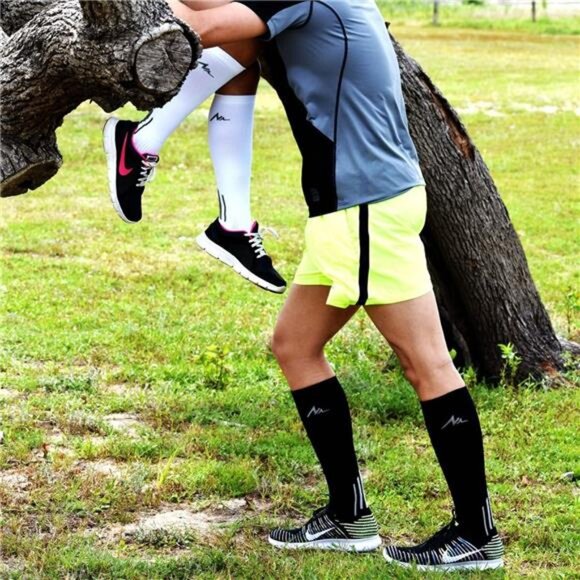 Medical Compression Socks for Women & Men Circulation 20-30 mmHg - Picture 6 of 7